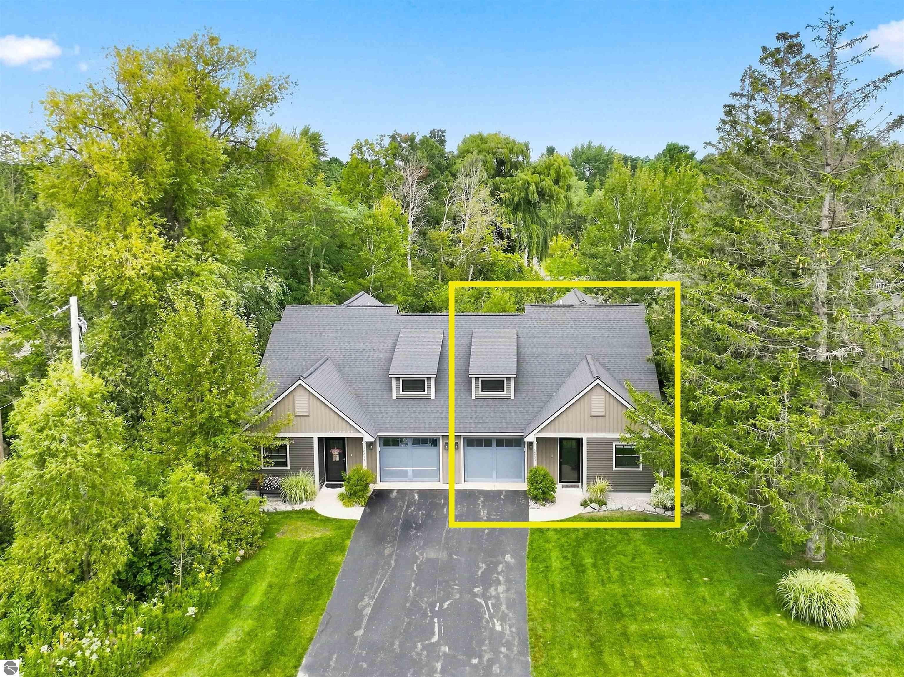 10823 E Grandview Road