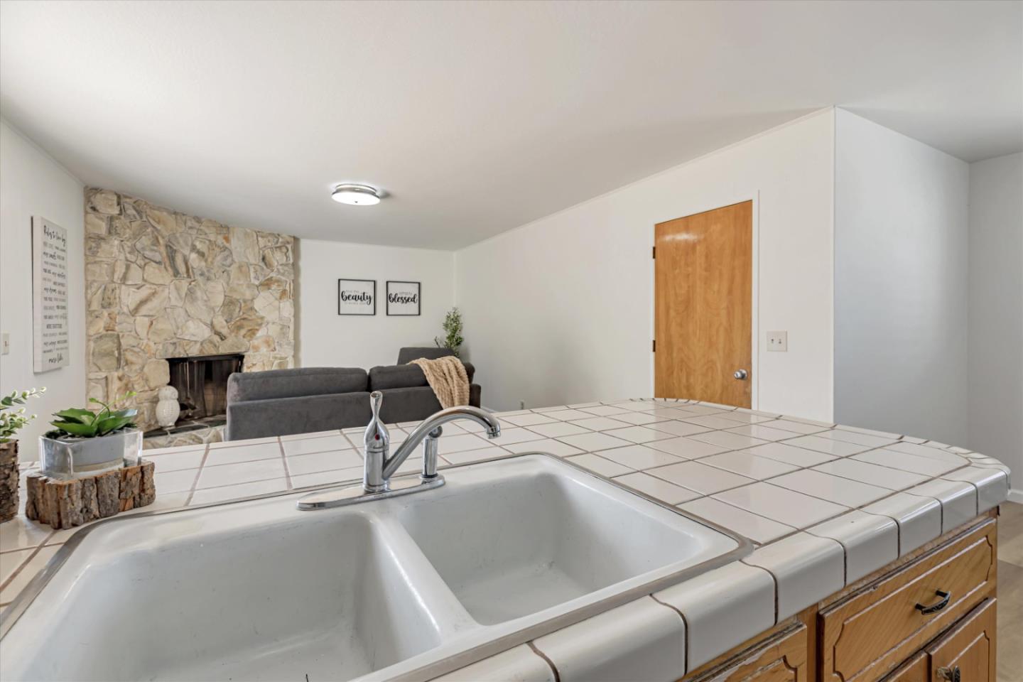 1077 Sierra Madre Drive