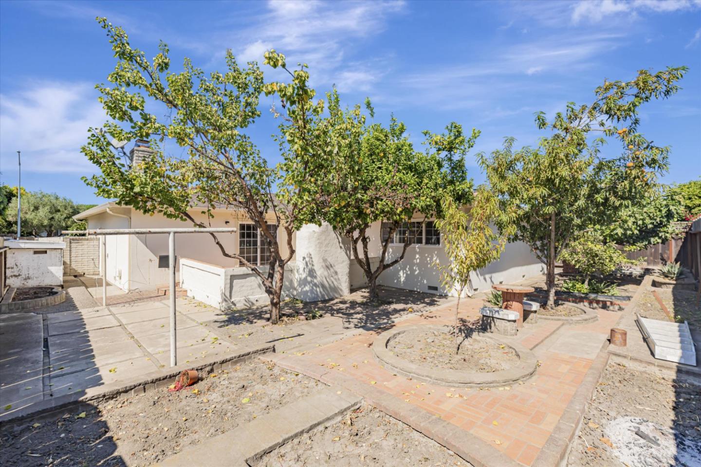 1077 Sierra Madre Drive