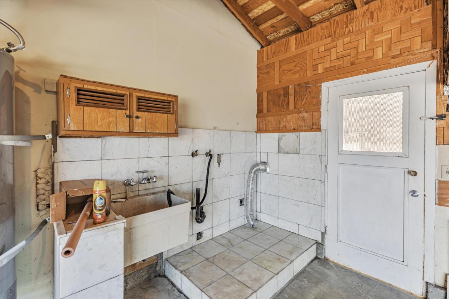 1077 Sierra Madre Drive