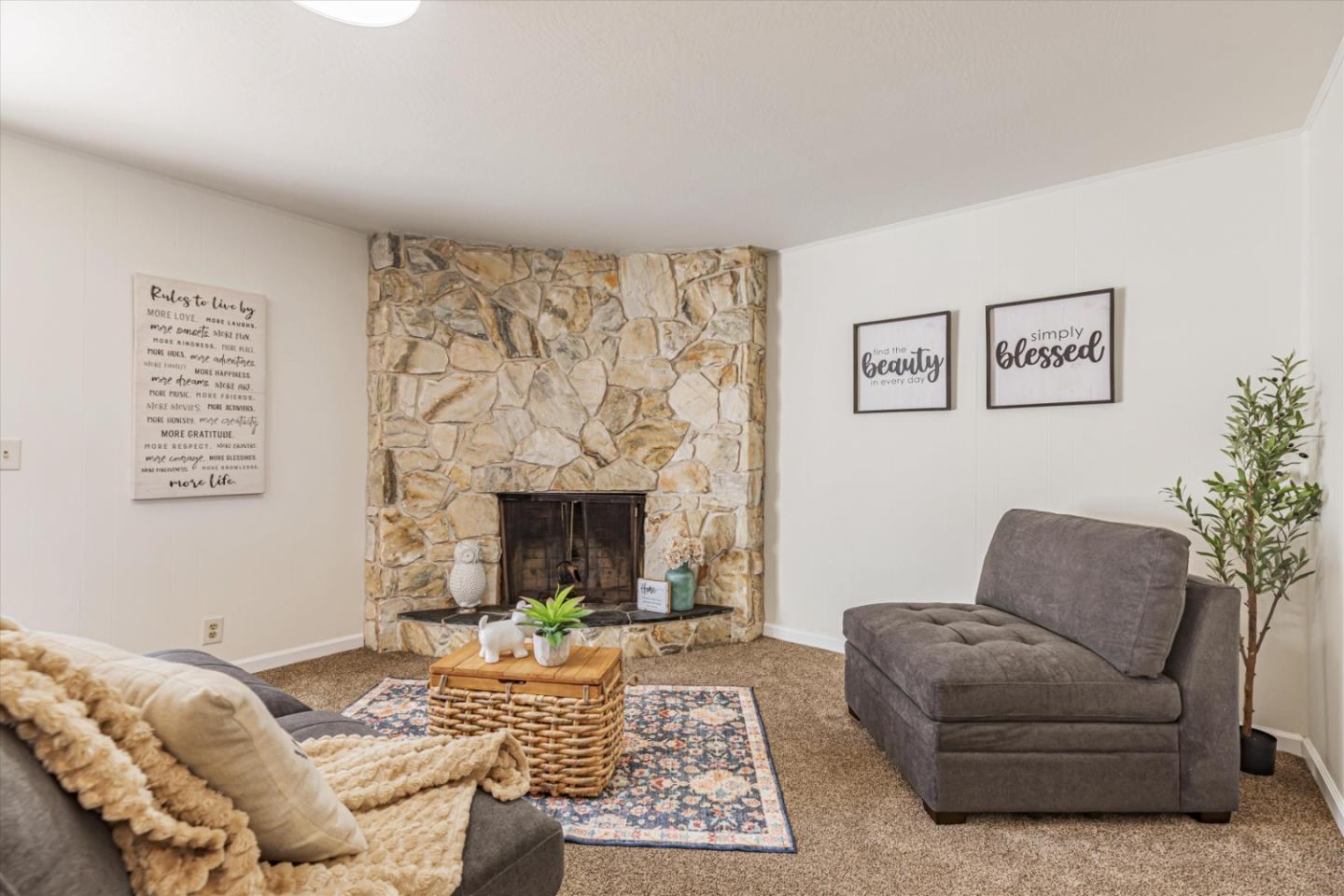 1077 Sierra Madre Drive