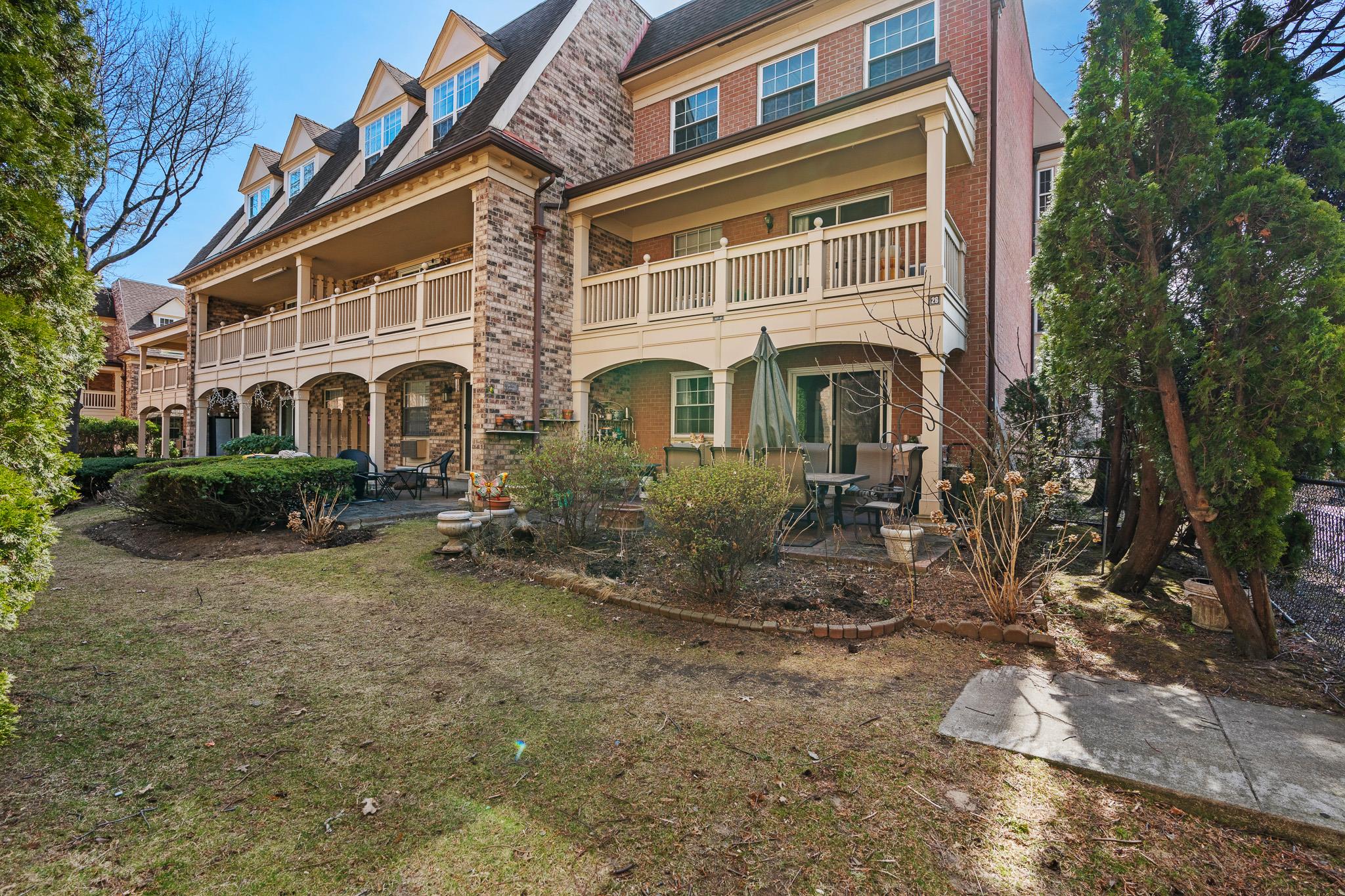 207-01 Estates Drive Unit: 146L