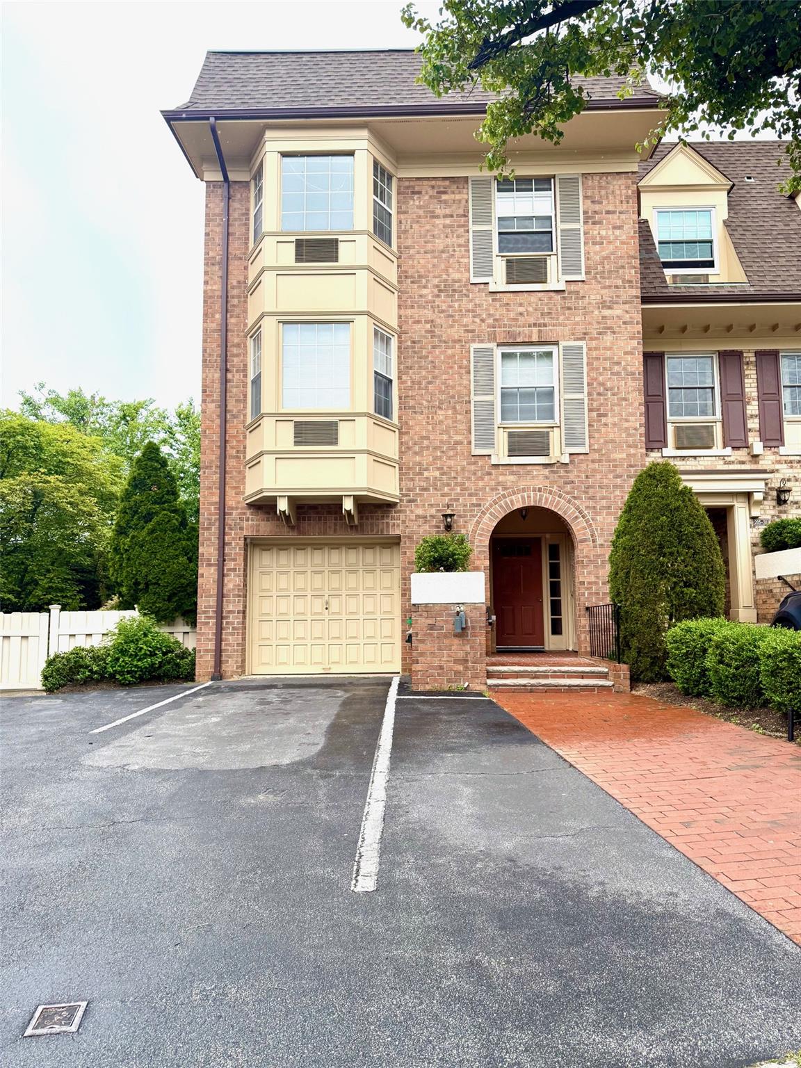 20540 Brian Crescent Unit: 1063