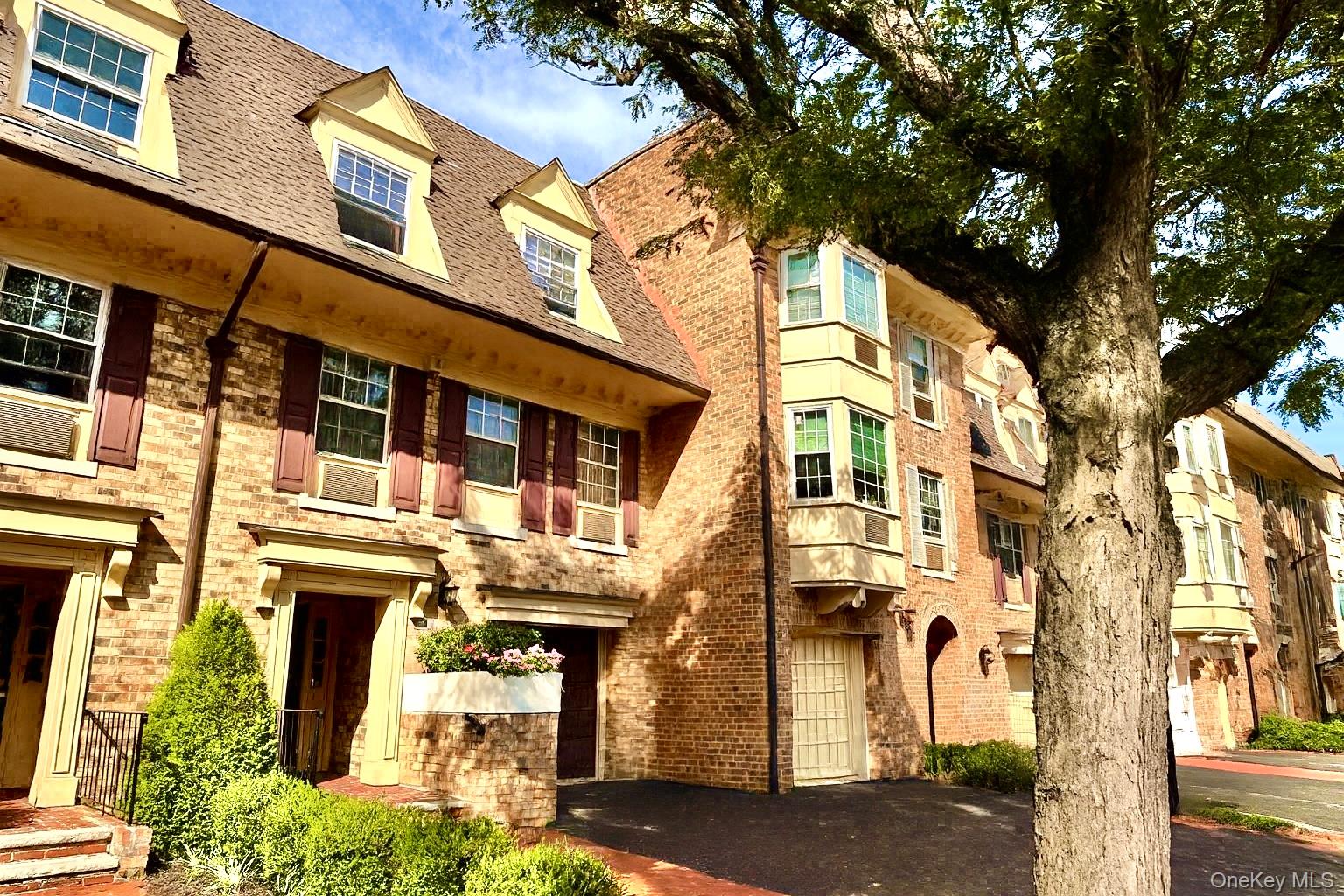 20607 Emily Road Unit: 3