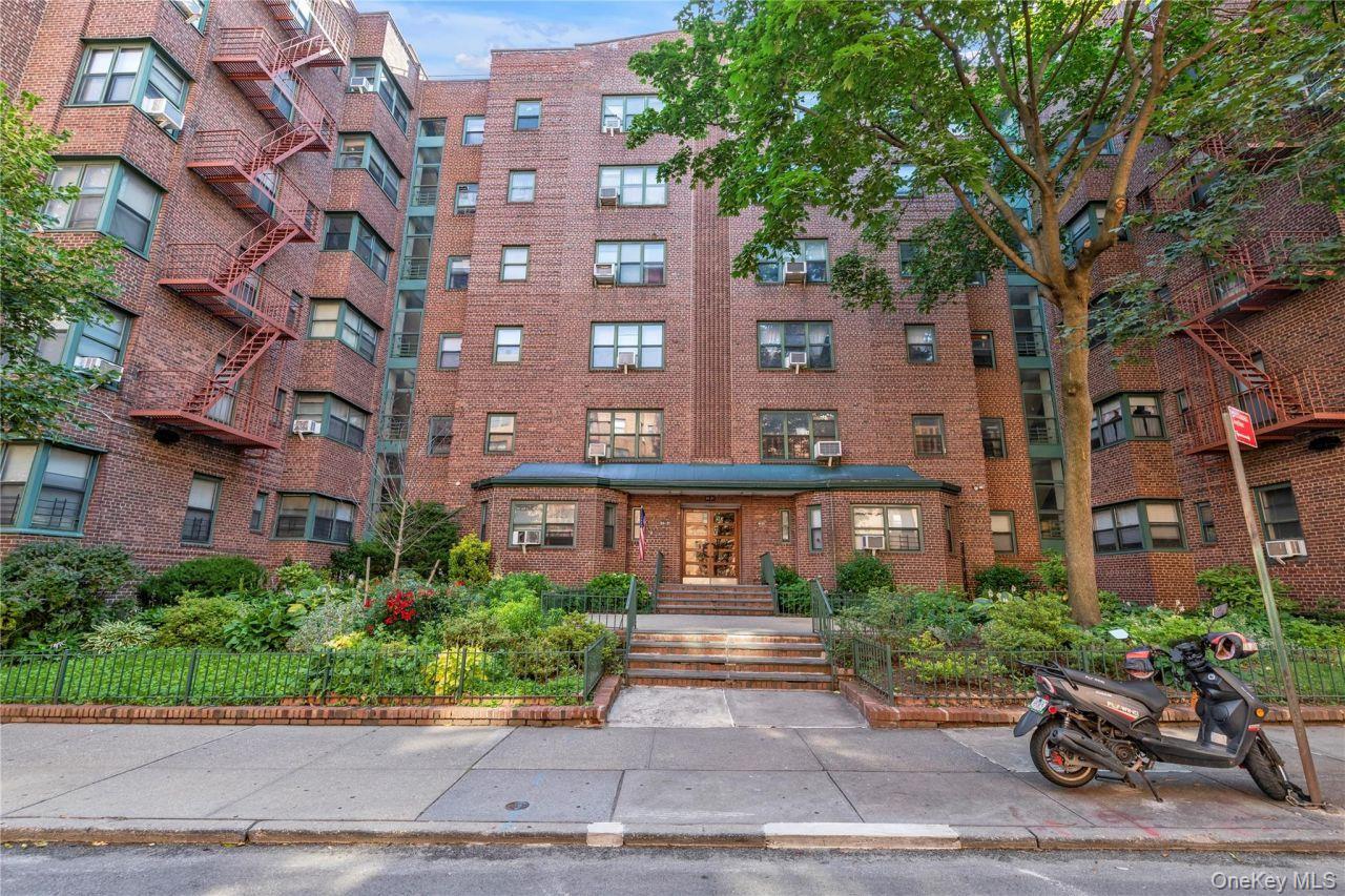 3421 78th Street Unit: 1H