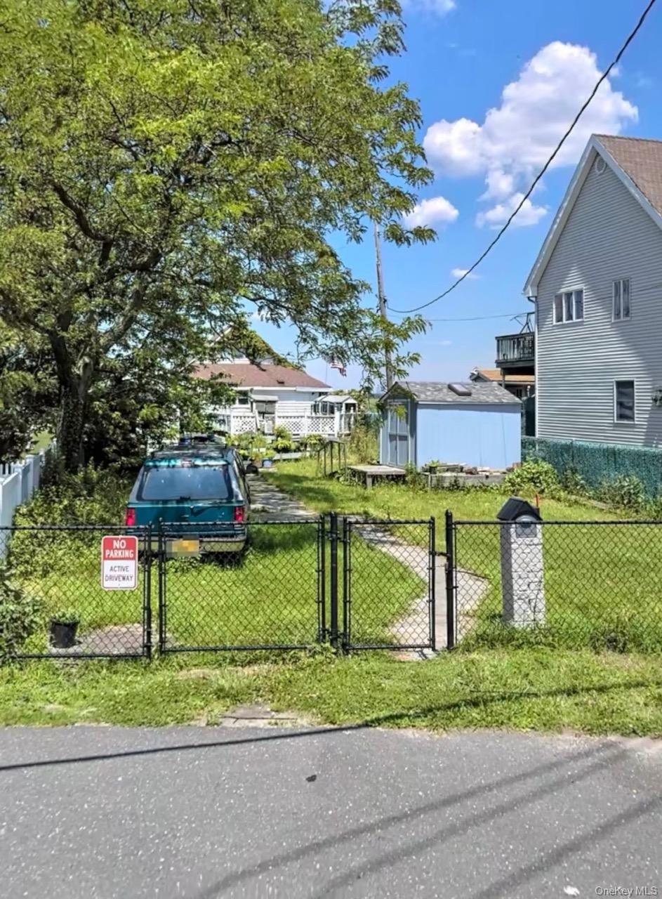 631 Cross Bay Boulevard