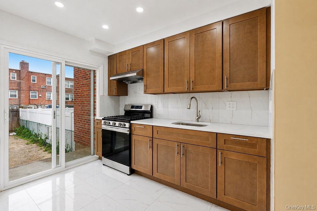 6916 Fresh Meadow Lane