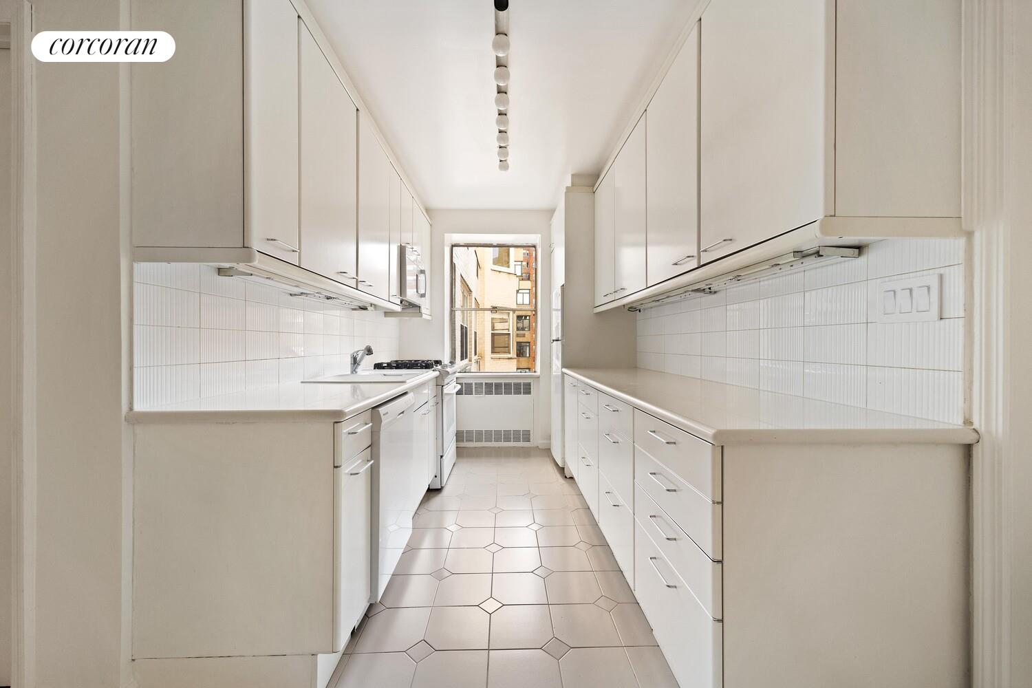 150 E 77TH Street 8A