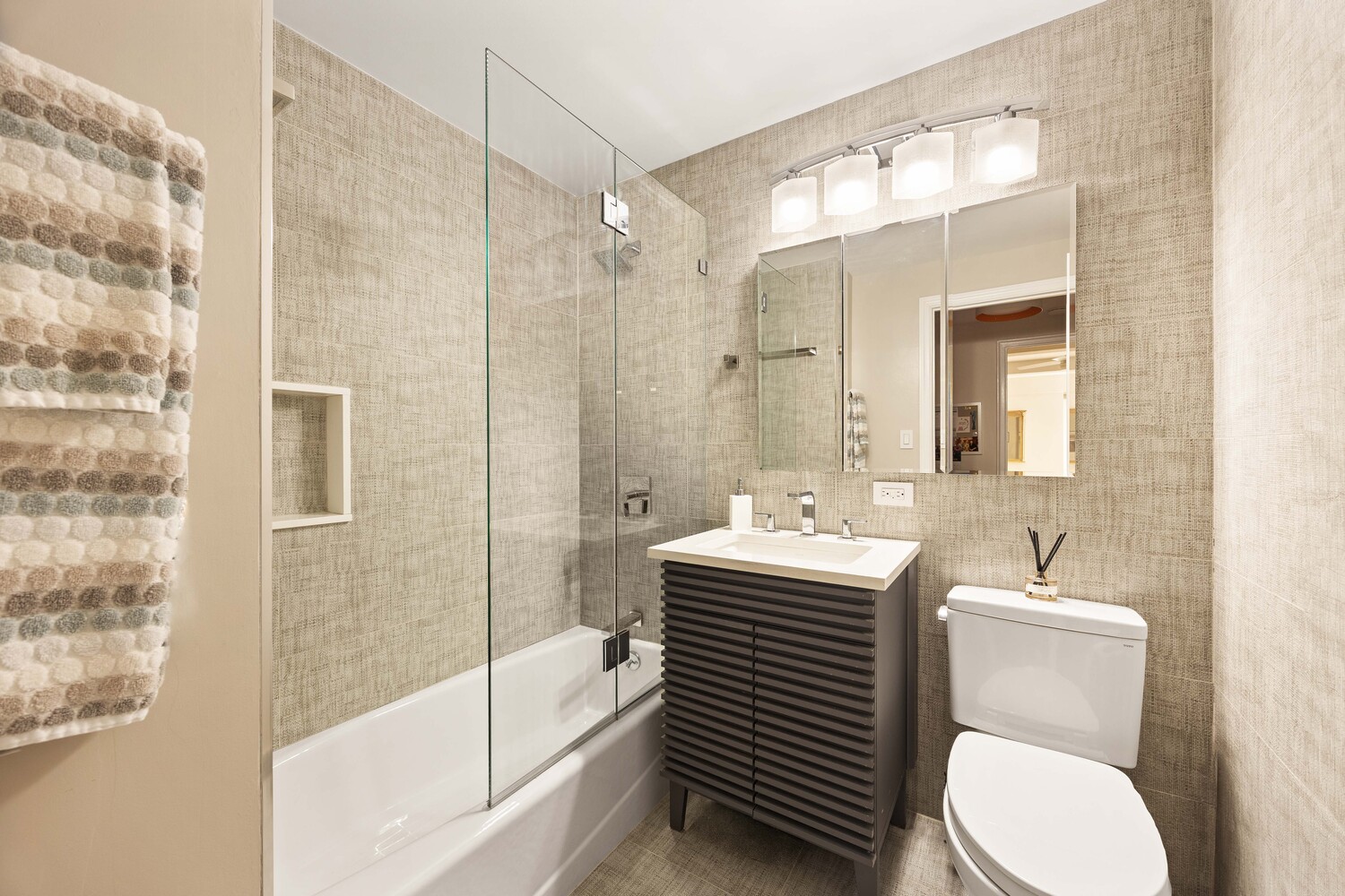 333 W 57TH Street 3H