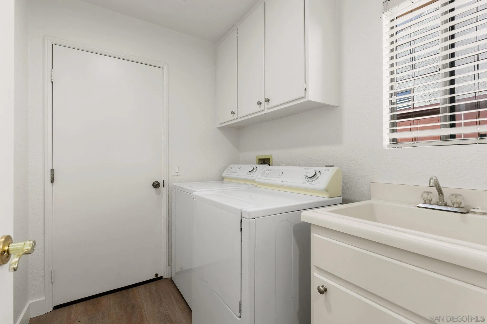 1846 Burlington Pl