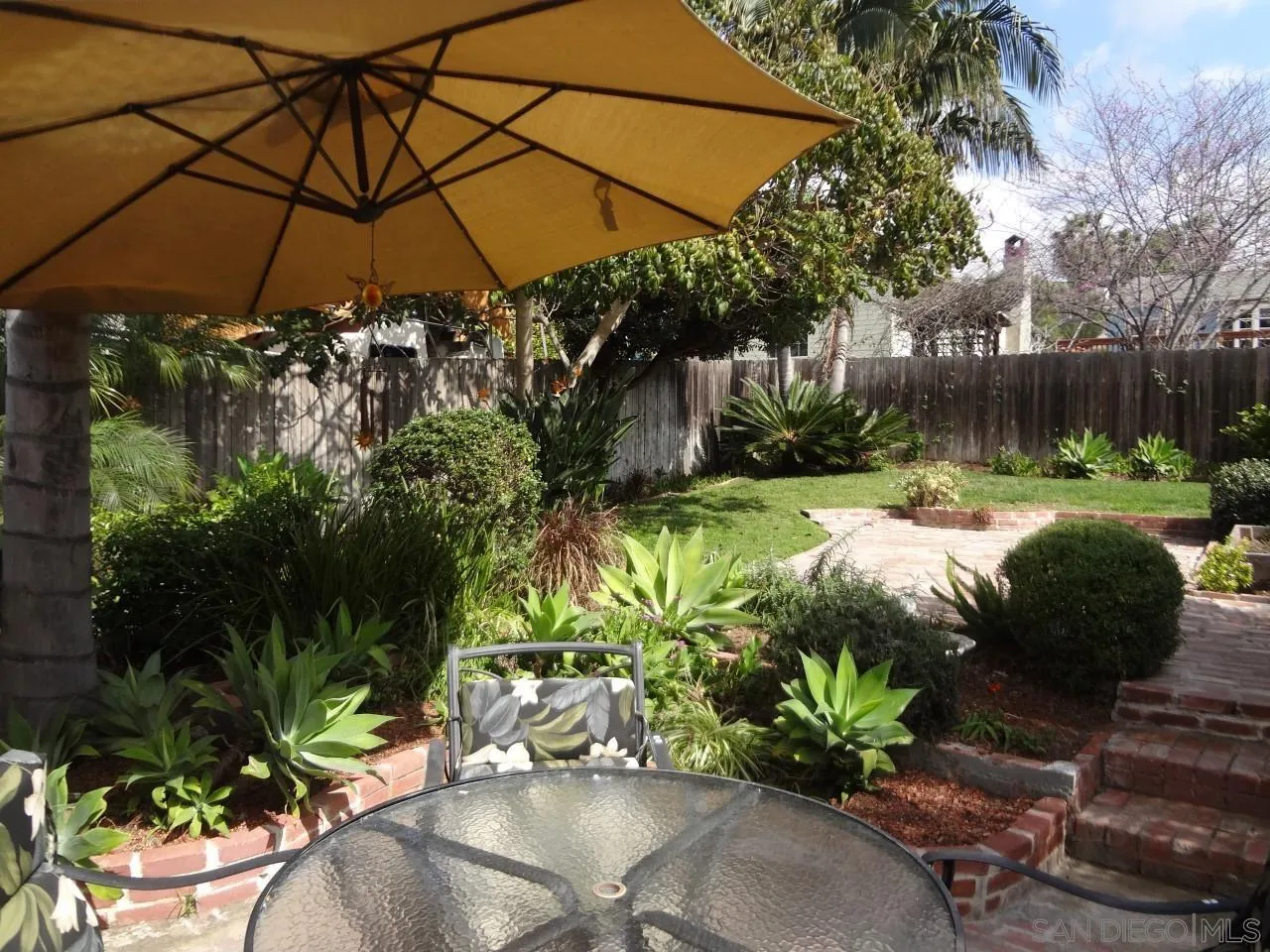 324 N Rios Avenue