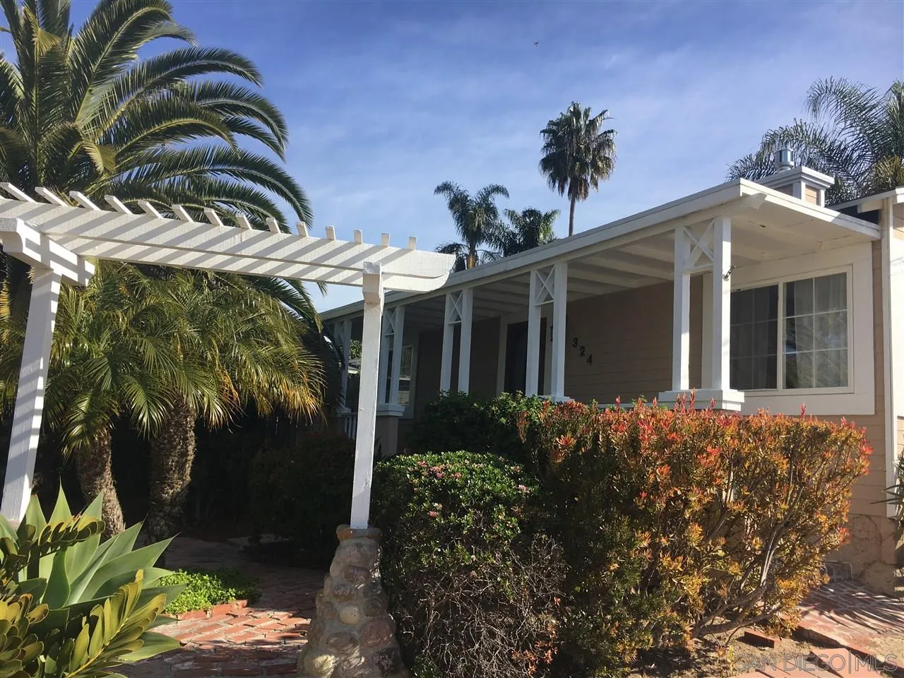 324 N Rios Avenue