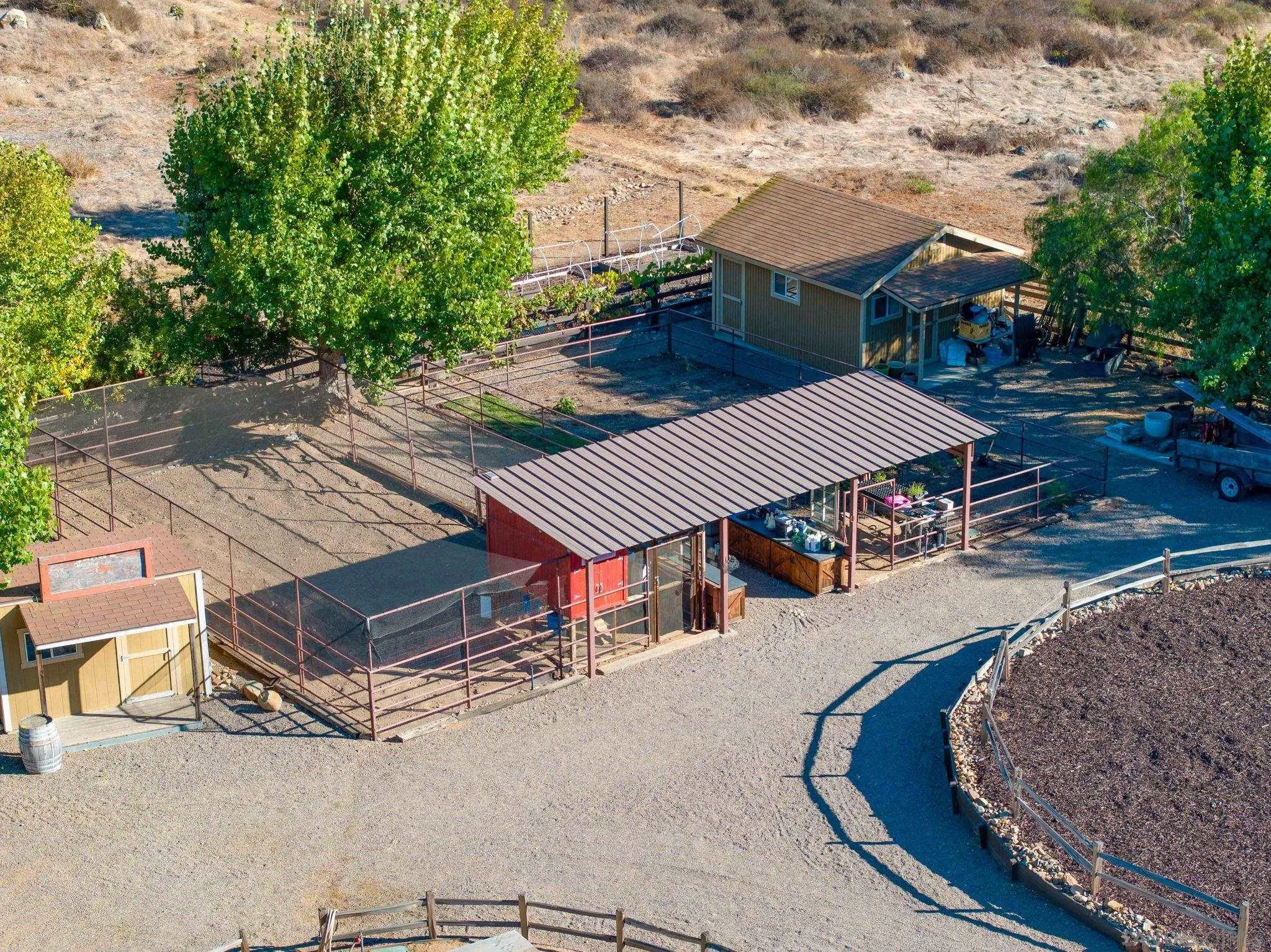 7429 Artesian Rd