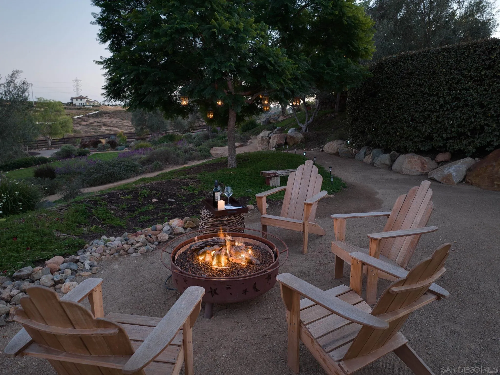 7429 Artesian Rd