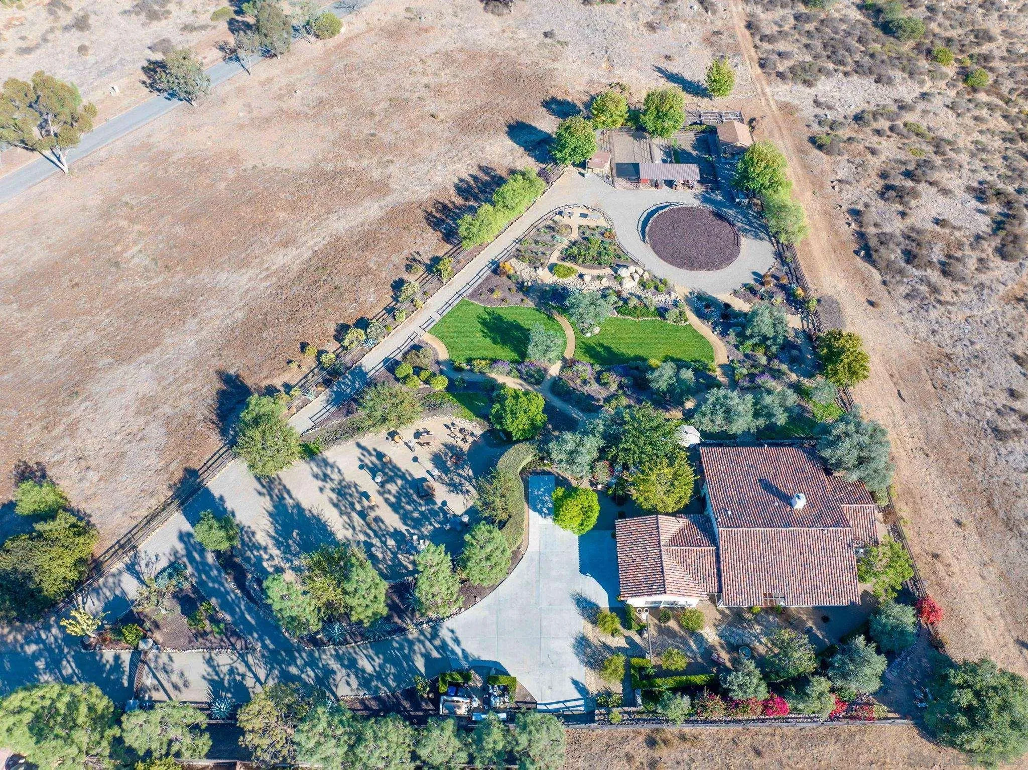 7429 Artesian Rd
