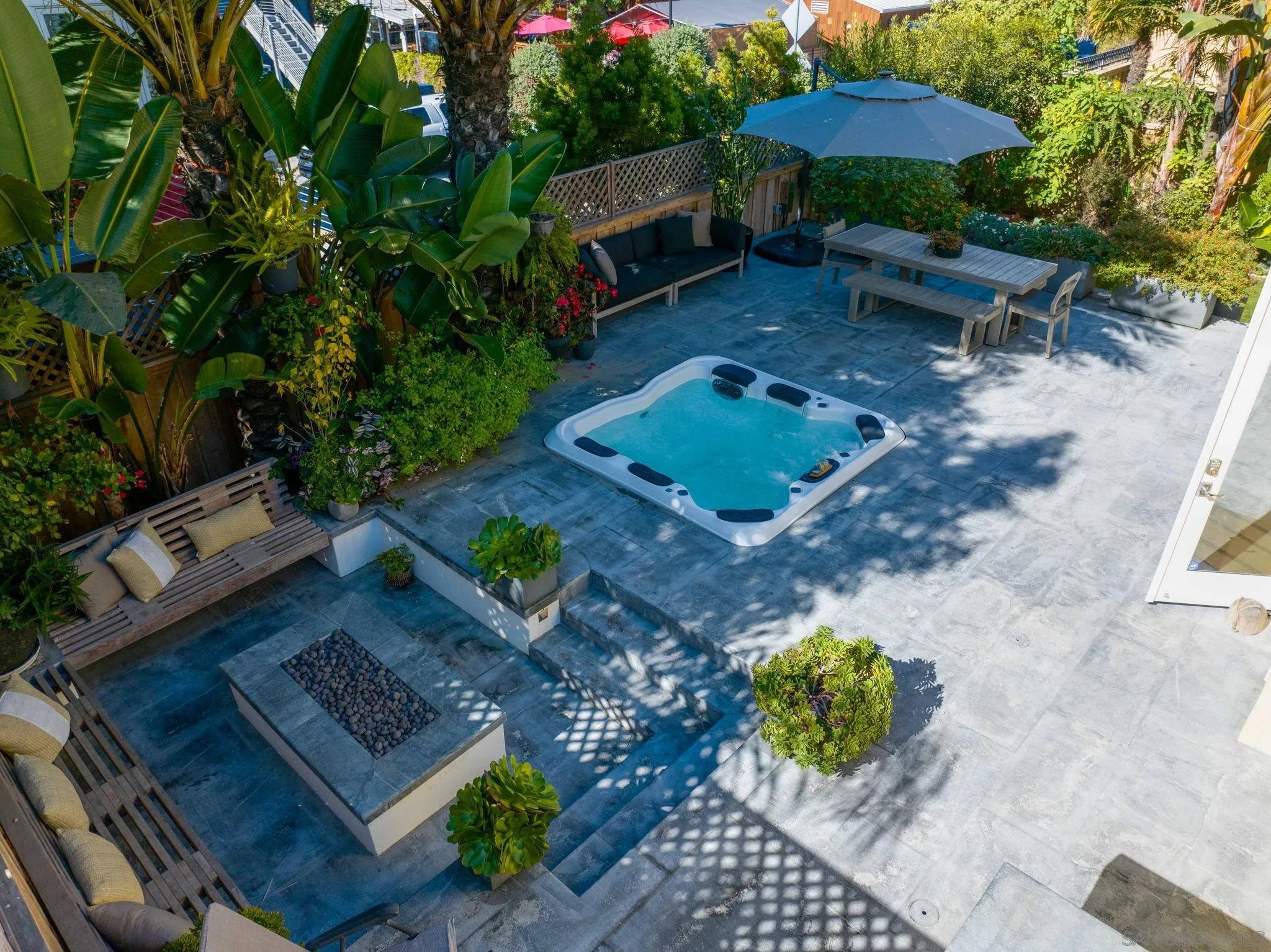 241 N Rios Ave