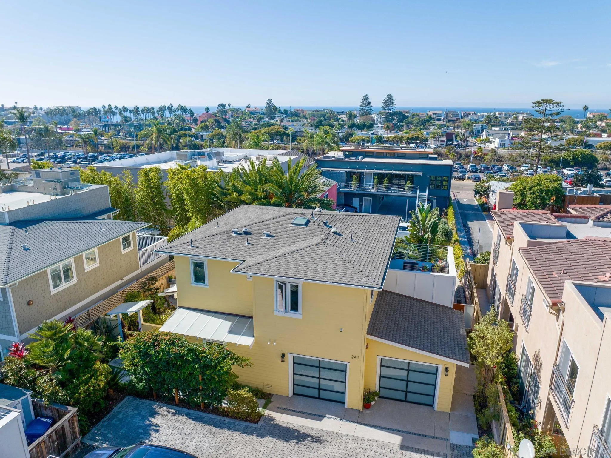 241 N Rios Ave