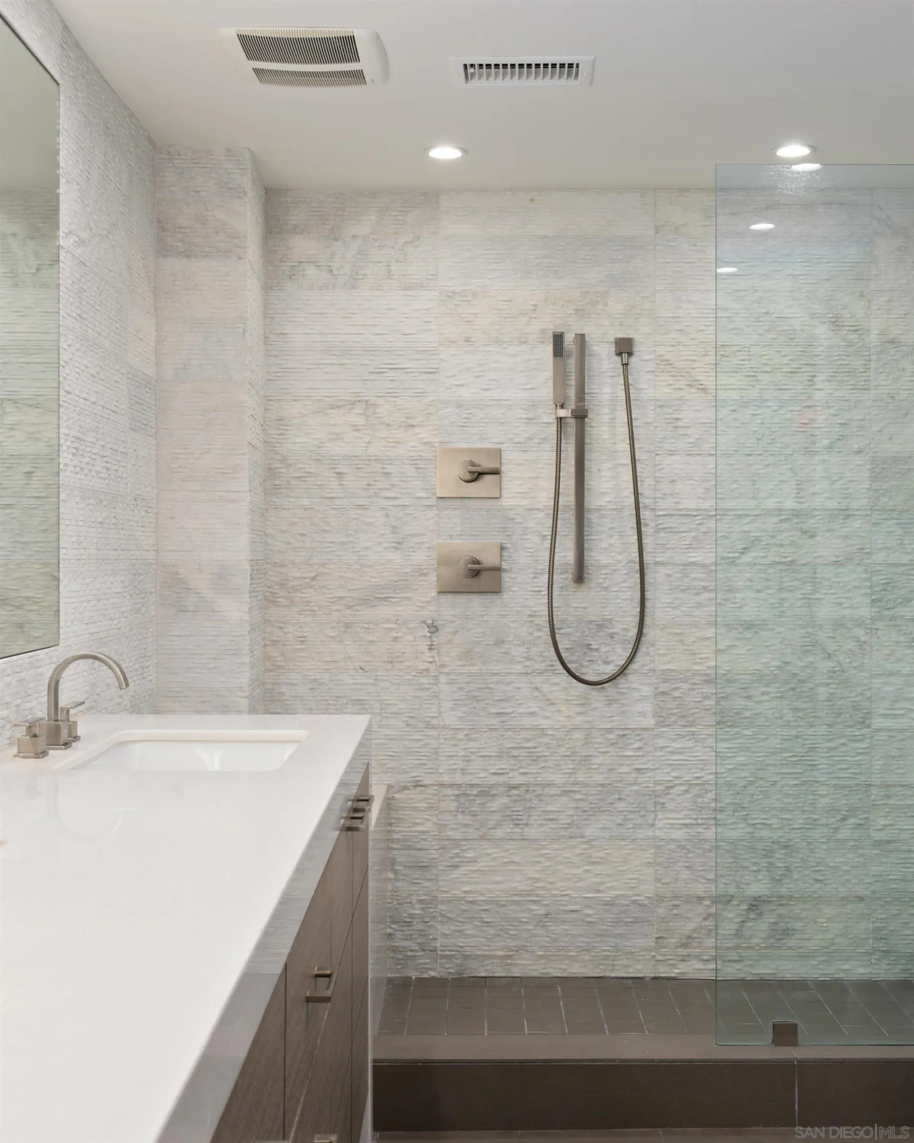 3860 Riviera Dr Unit Unit 301