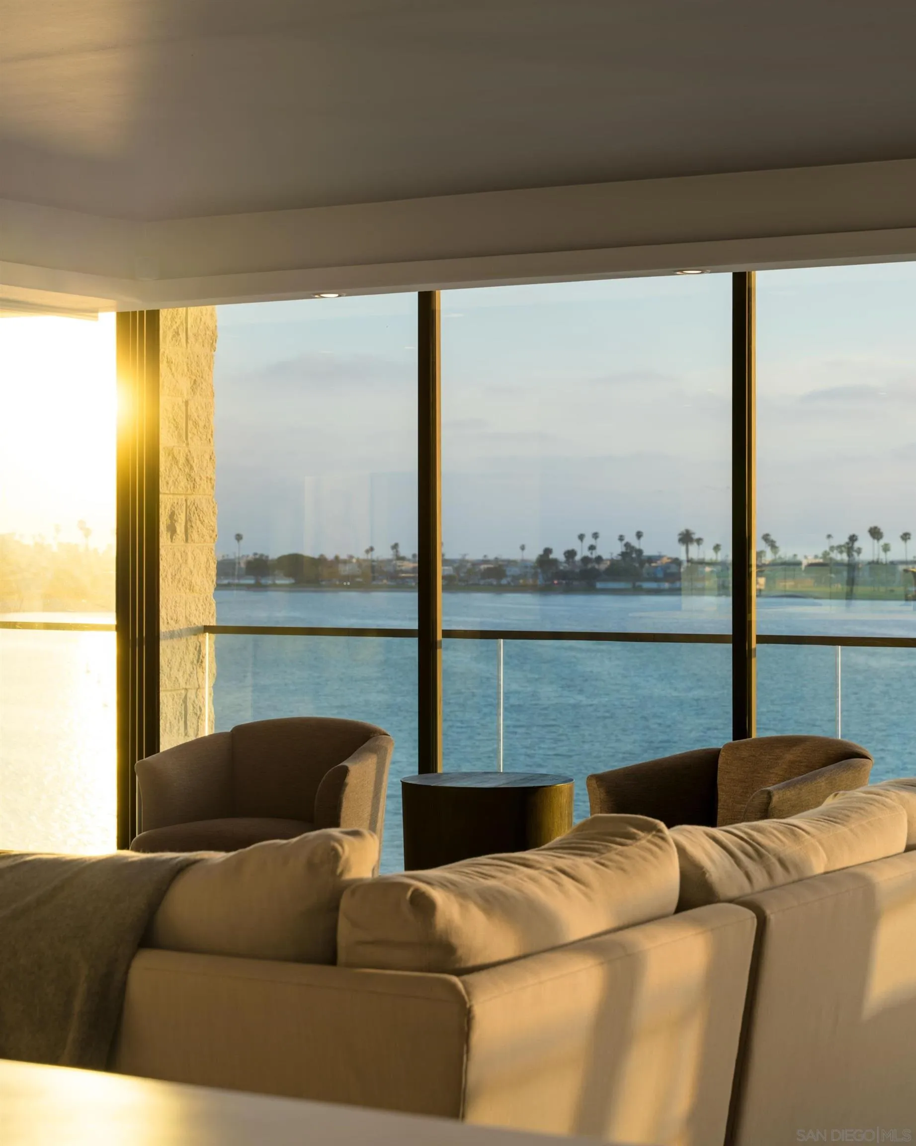 3860 Riviera Dr Unit Unit 301