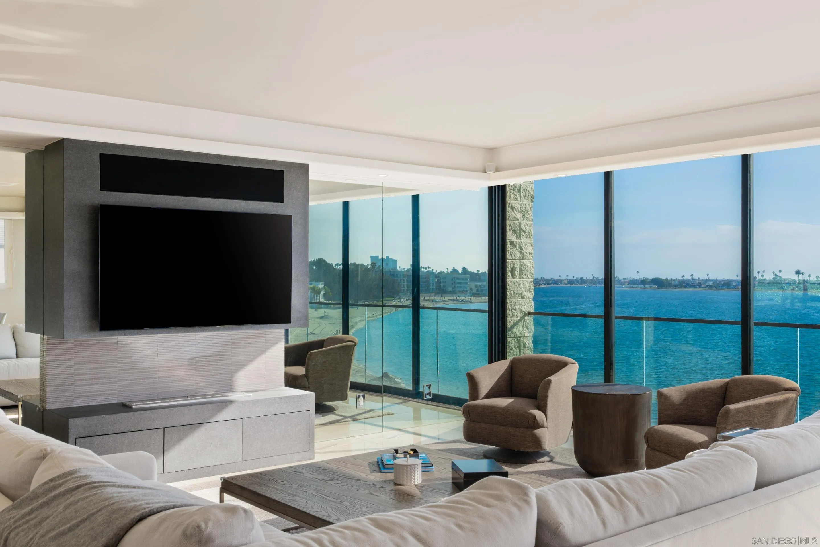 3860 Riviera Dr Unit Unit 301