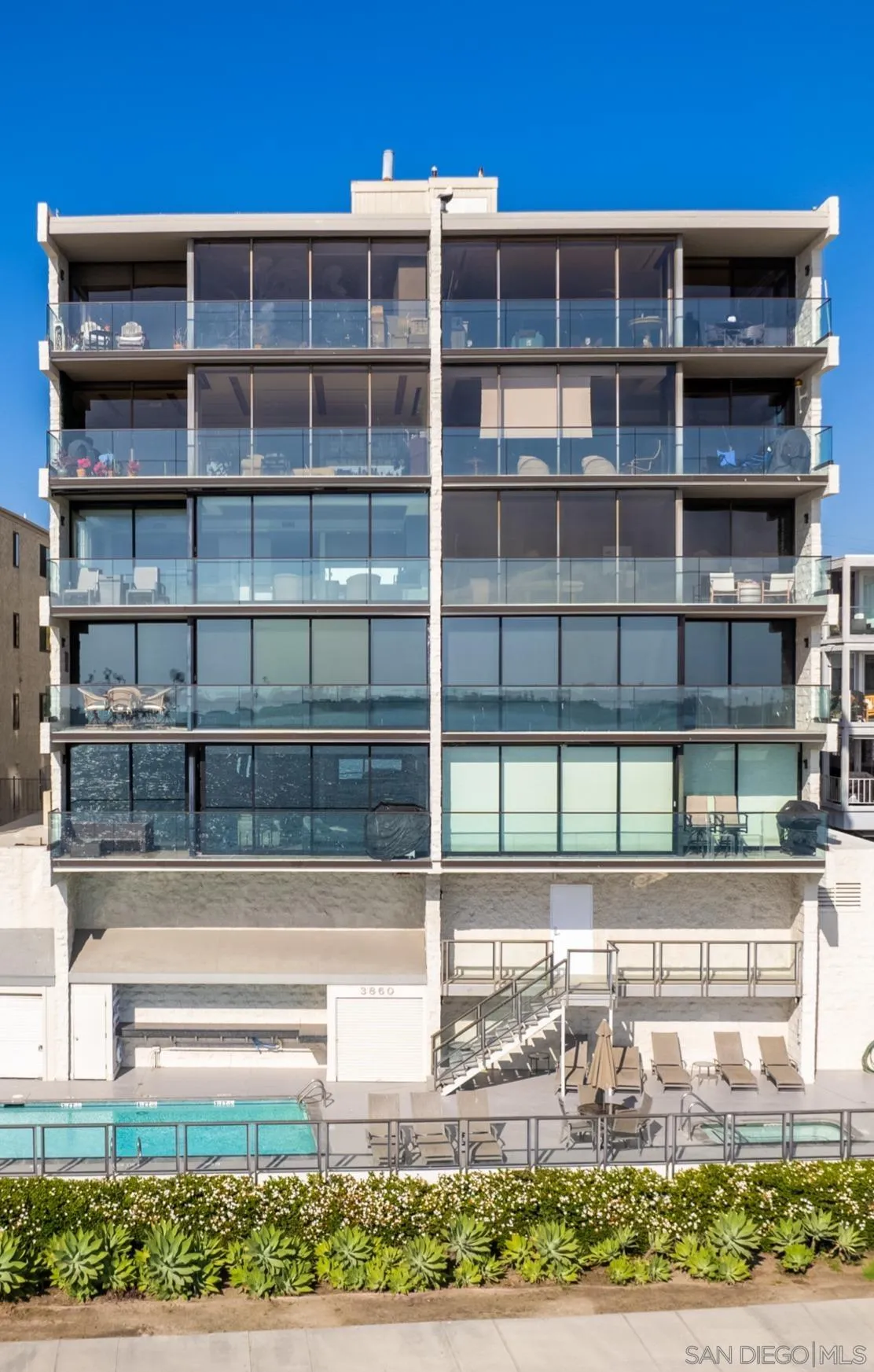 3860 Riviera Dr Unit Unit 301