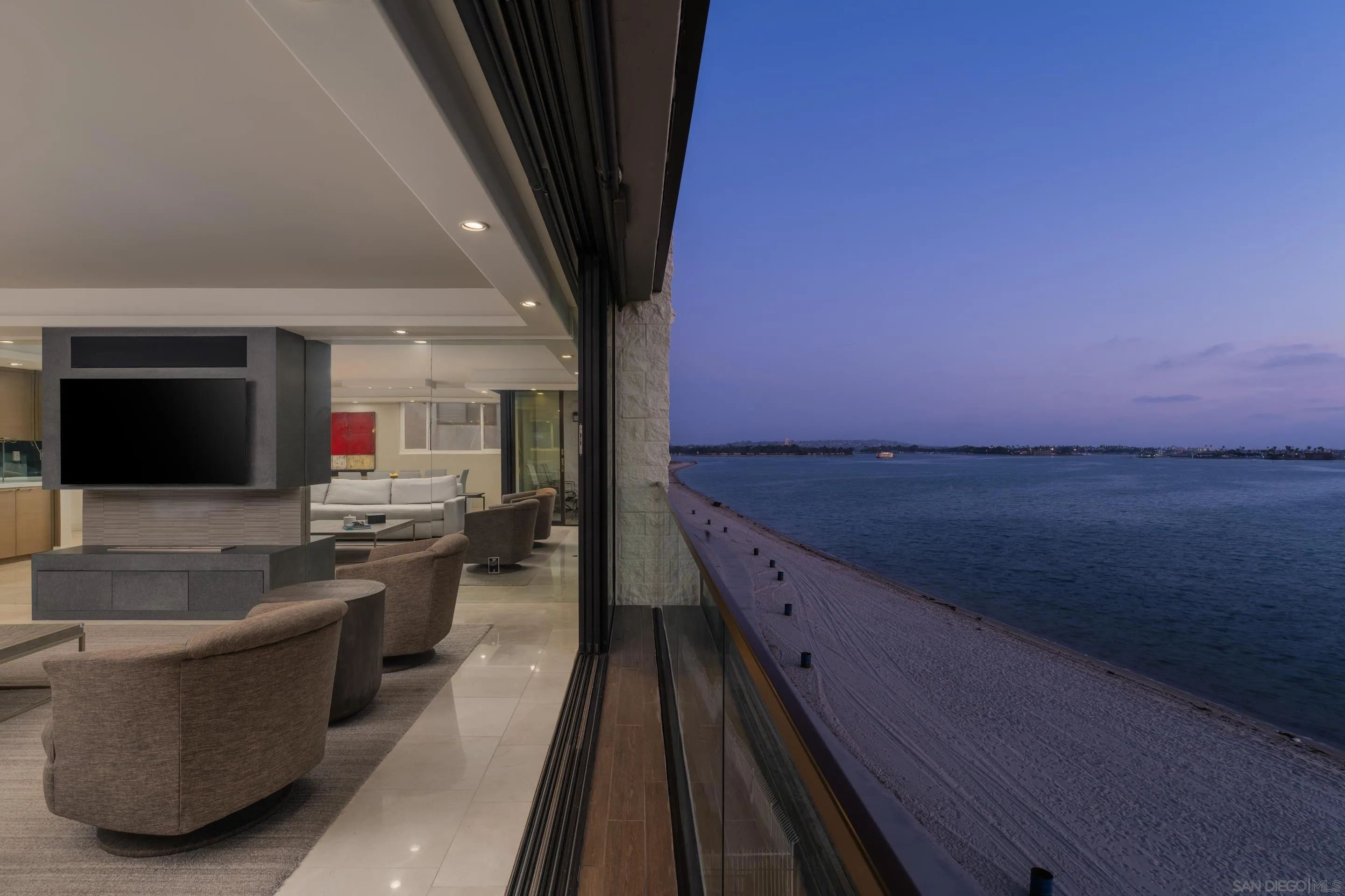 3860 Riviera Dr Unit Unit 301