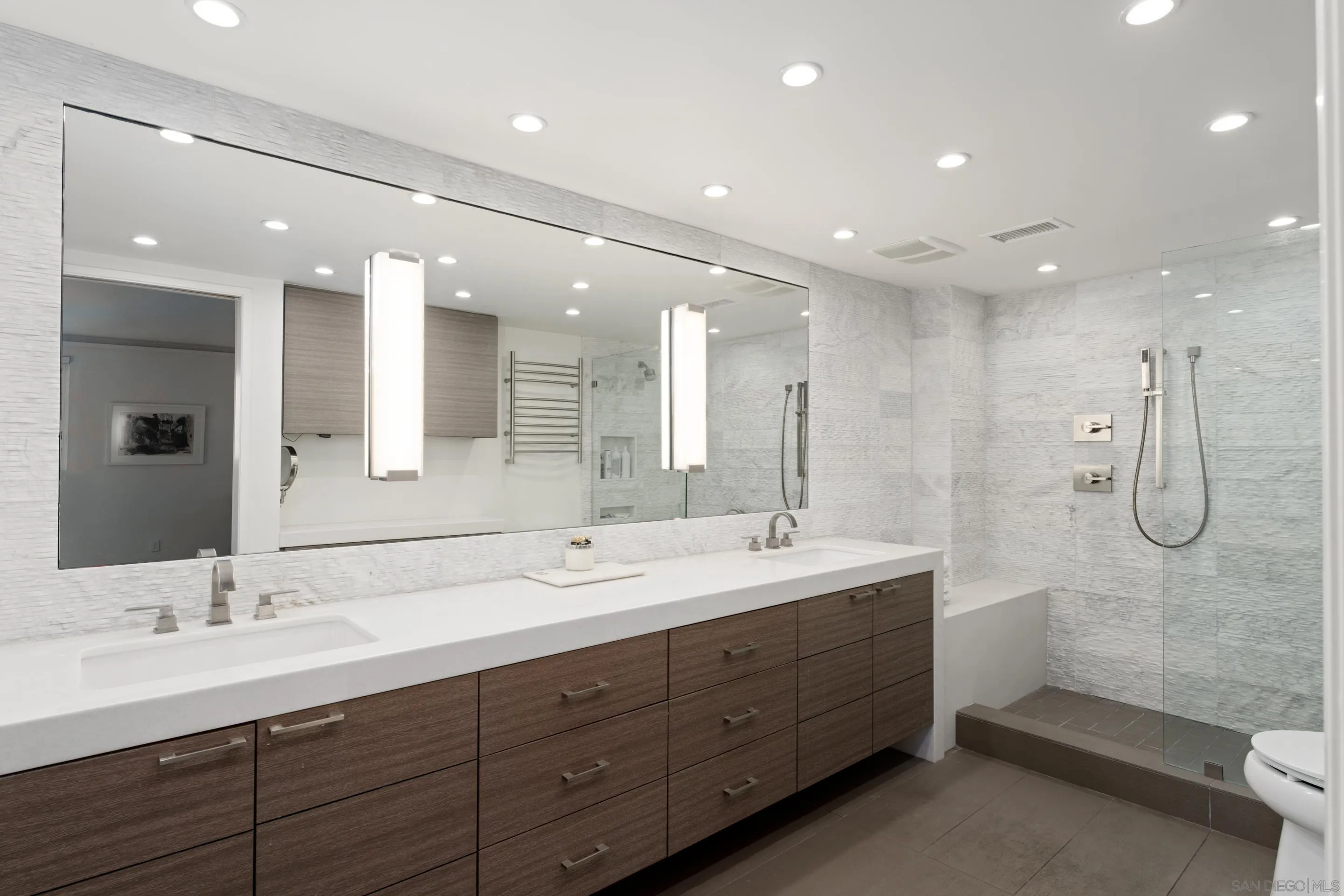 3860 Riviera Dr Unit Unit 301