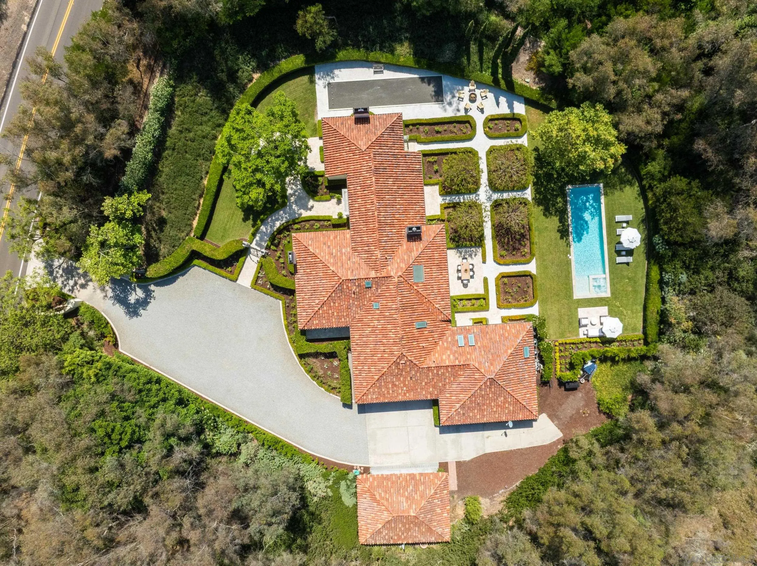 5406 Calzada Del Bosque