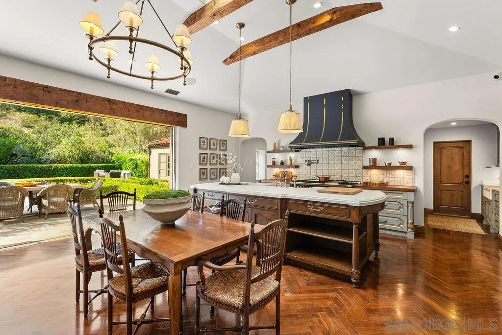 5406 Calzada Del Bosque