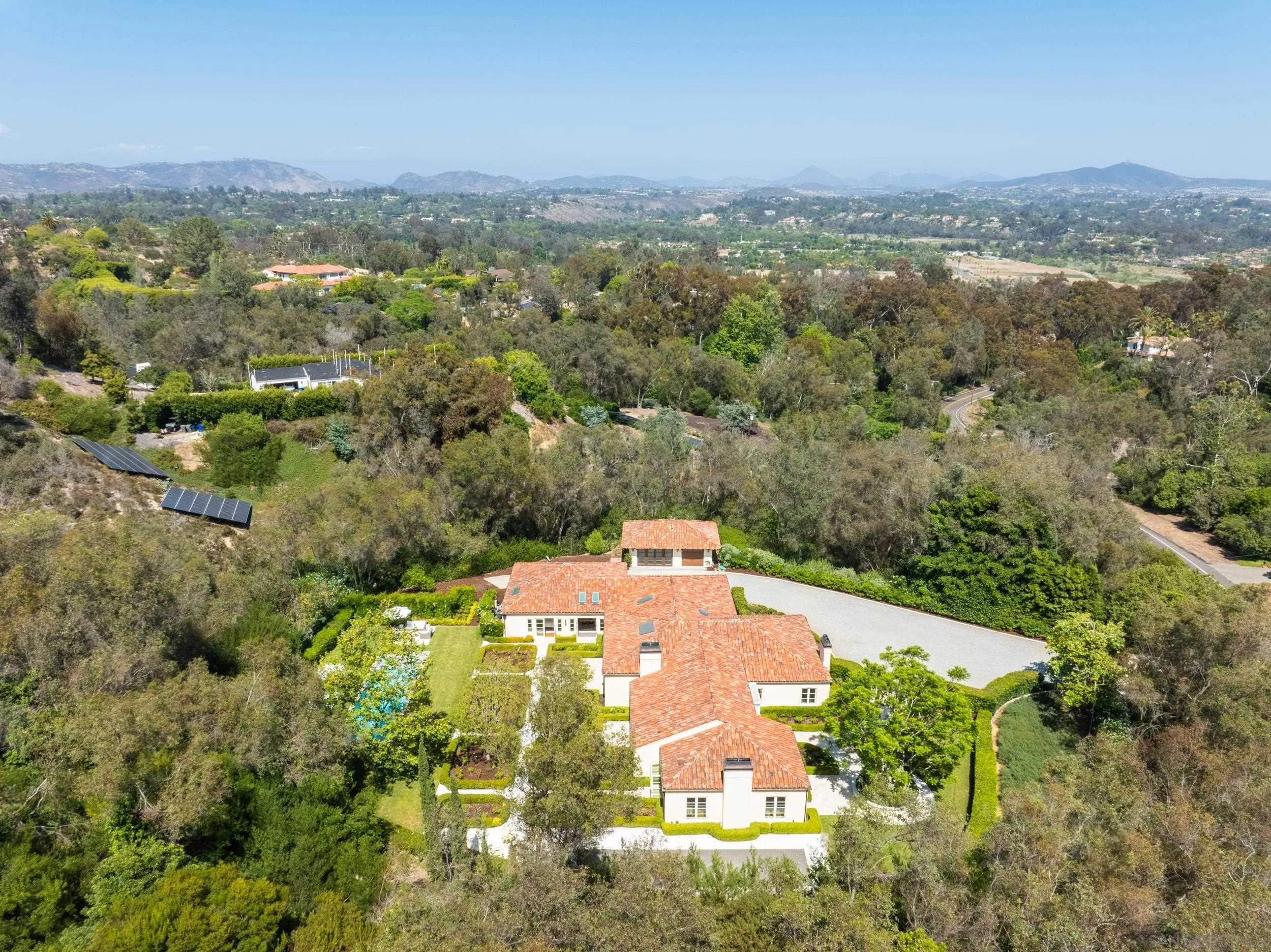 5406 Calzada Del Bosque