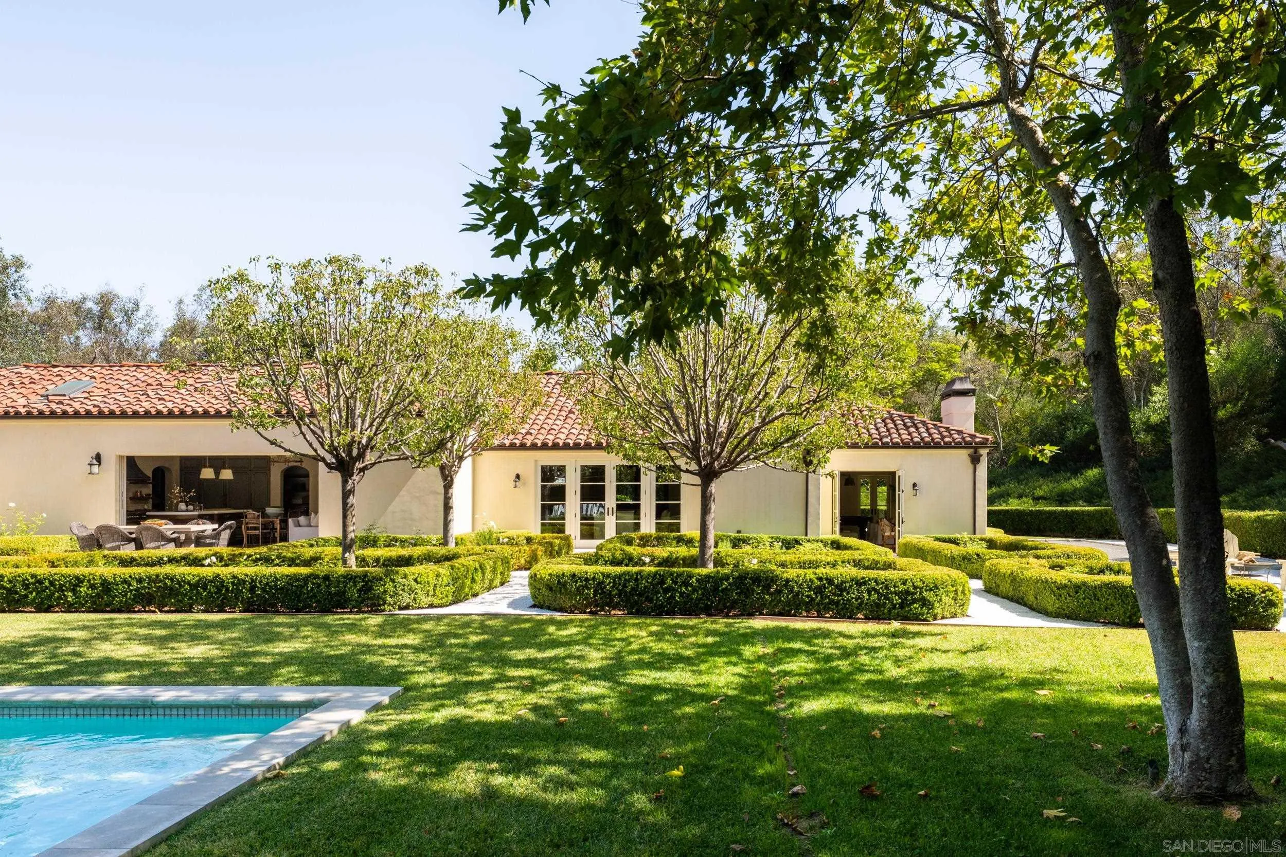 5406 Calzada Del Bosque
