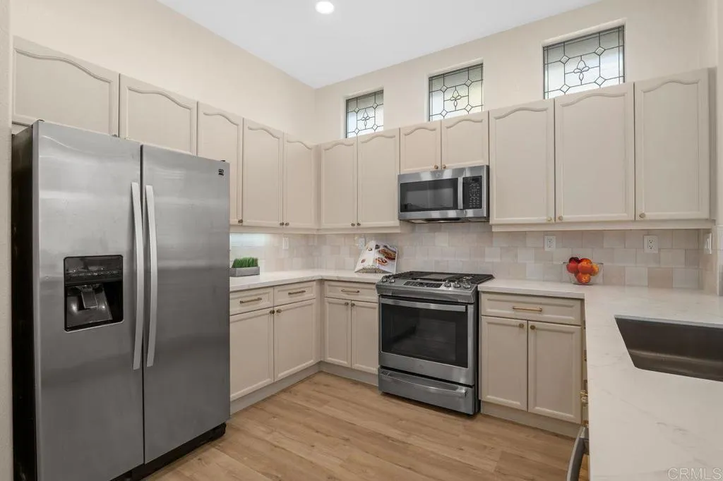 1021 Lands End Court