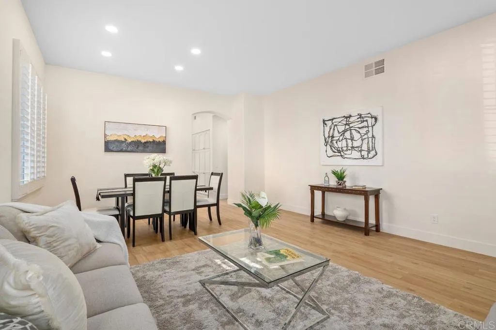 1021 Lands End Court