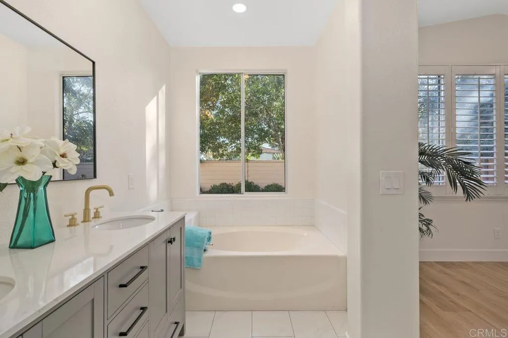 1021 Lands End Court