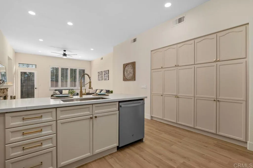1021 Lands End Court