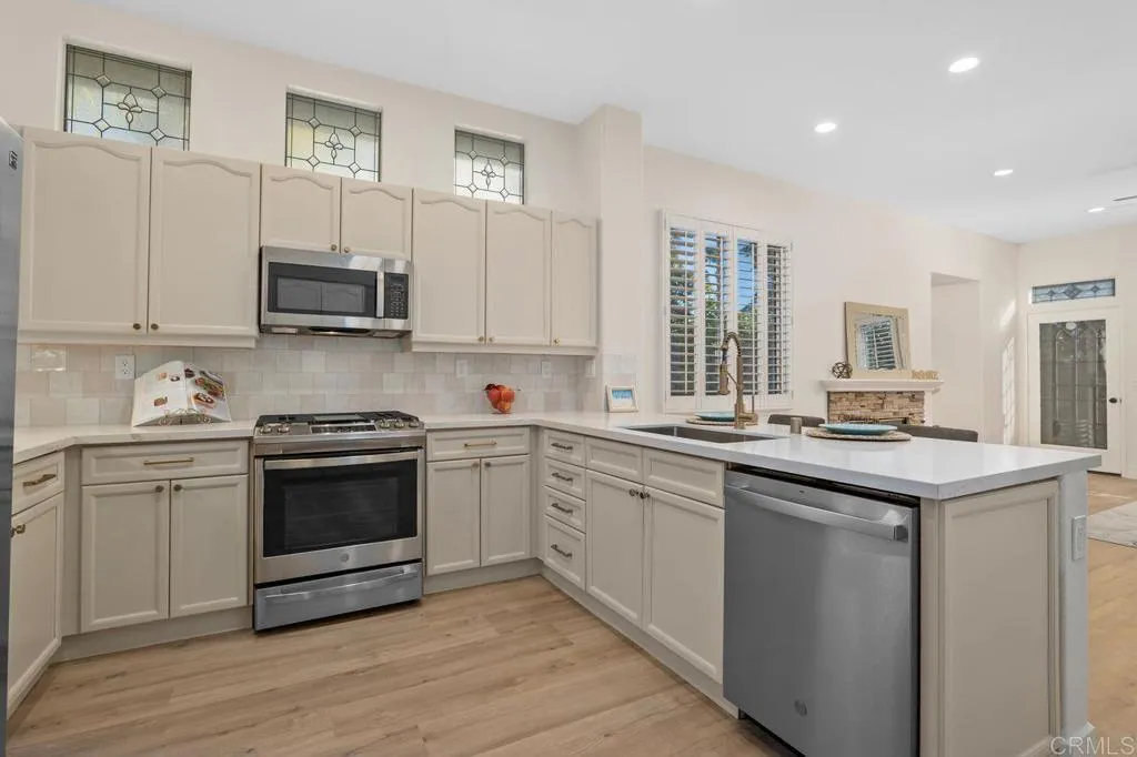 1021 Lands End Court