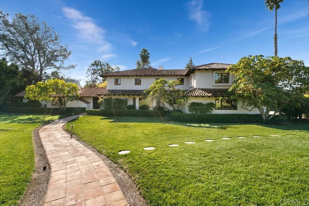 5845 Loma Verde