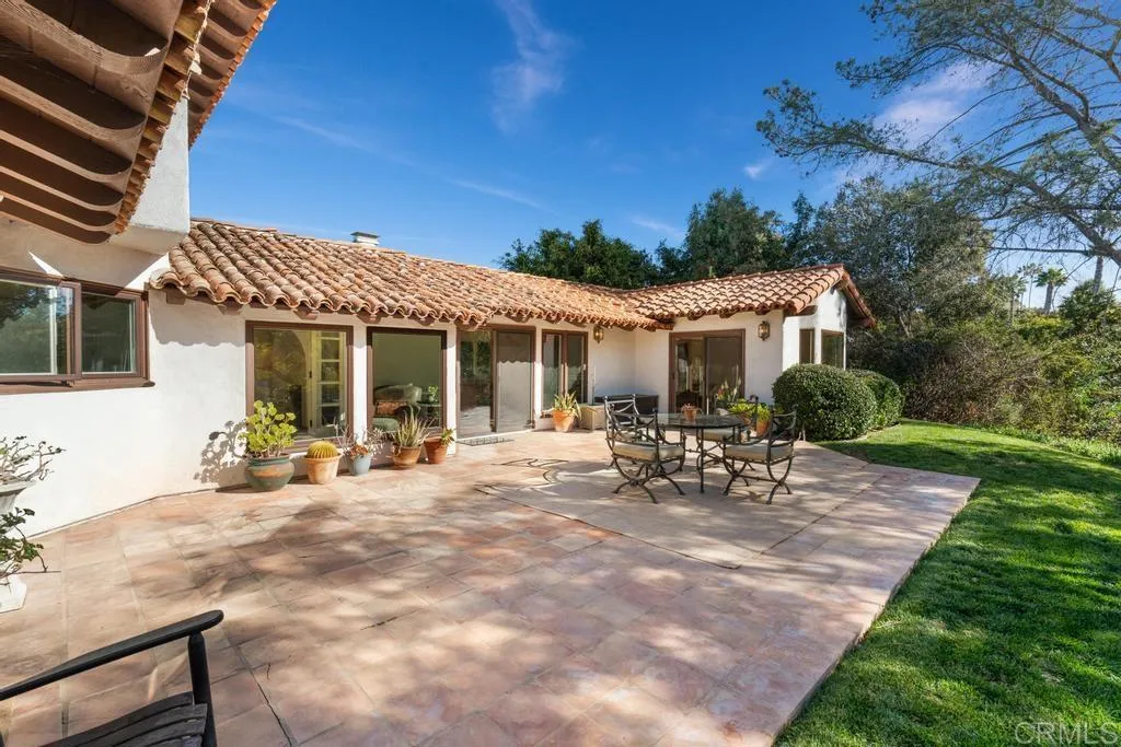 5845 Loma Verde