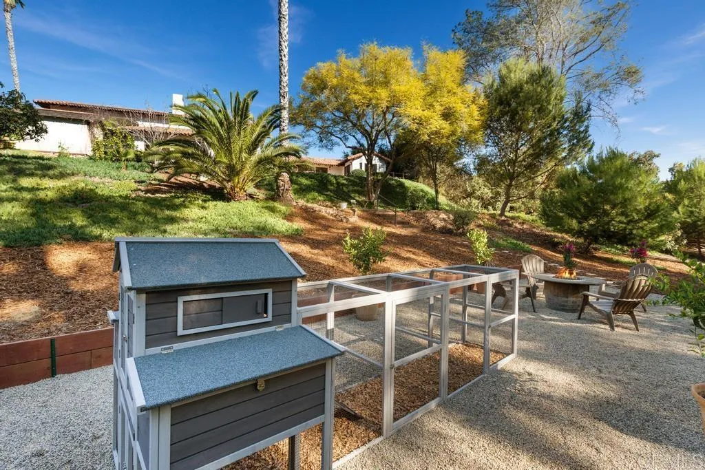 5845 Loma Verde