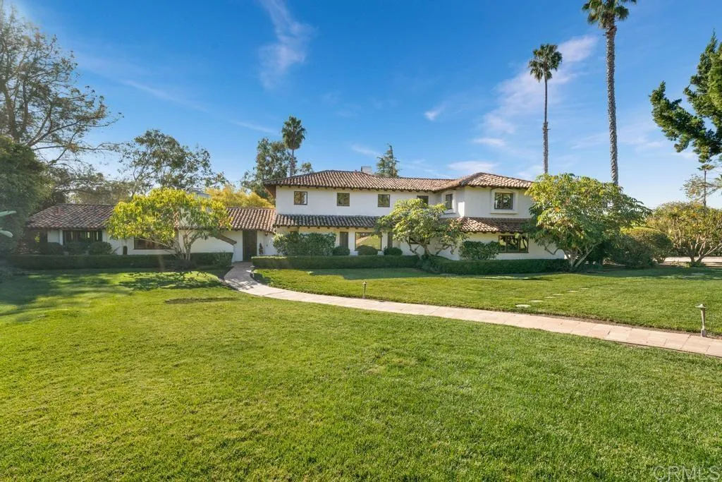 5845 Loma Verde