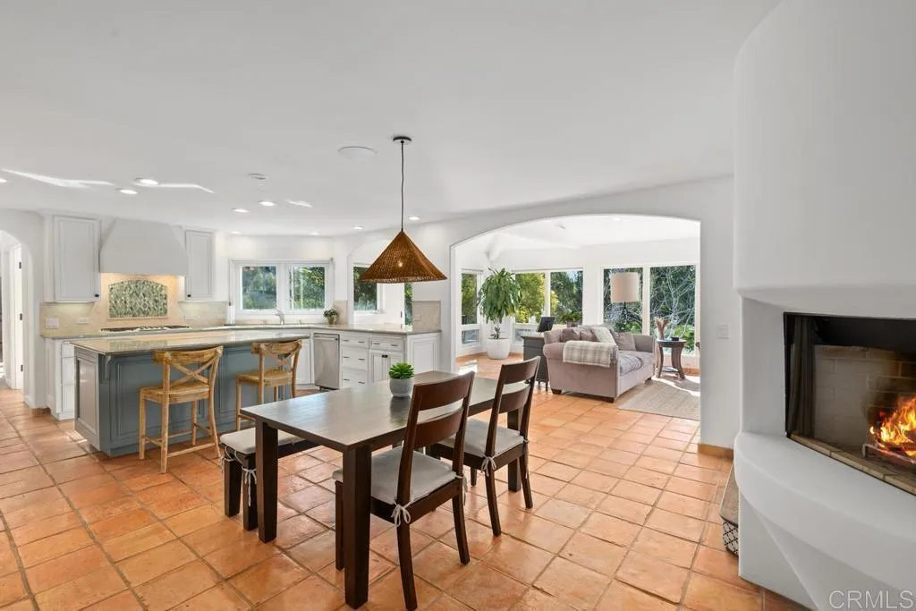 5845 Loma Verde