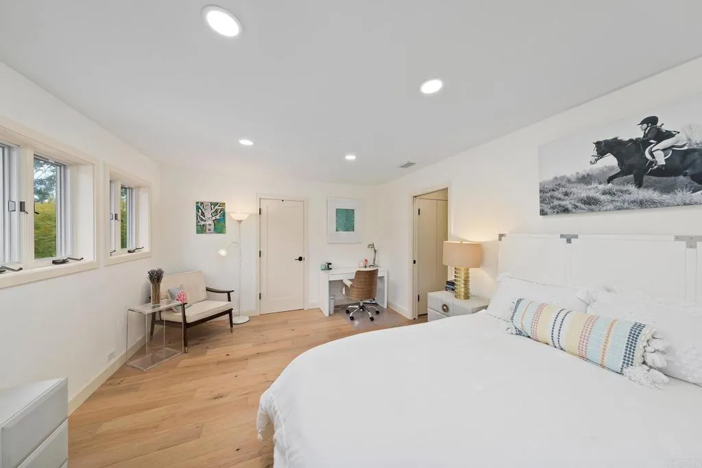 5845 Loma Verde