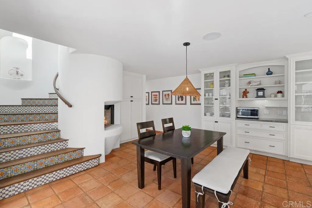 5845 Loma Verde