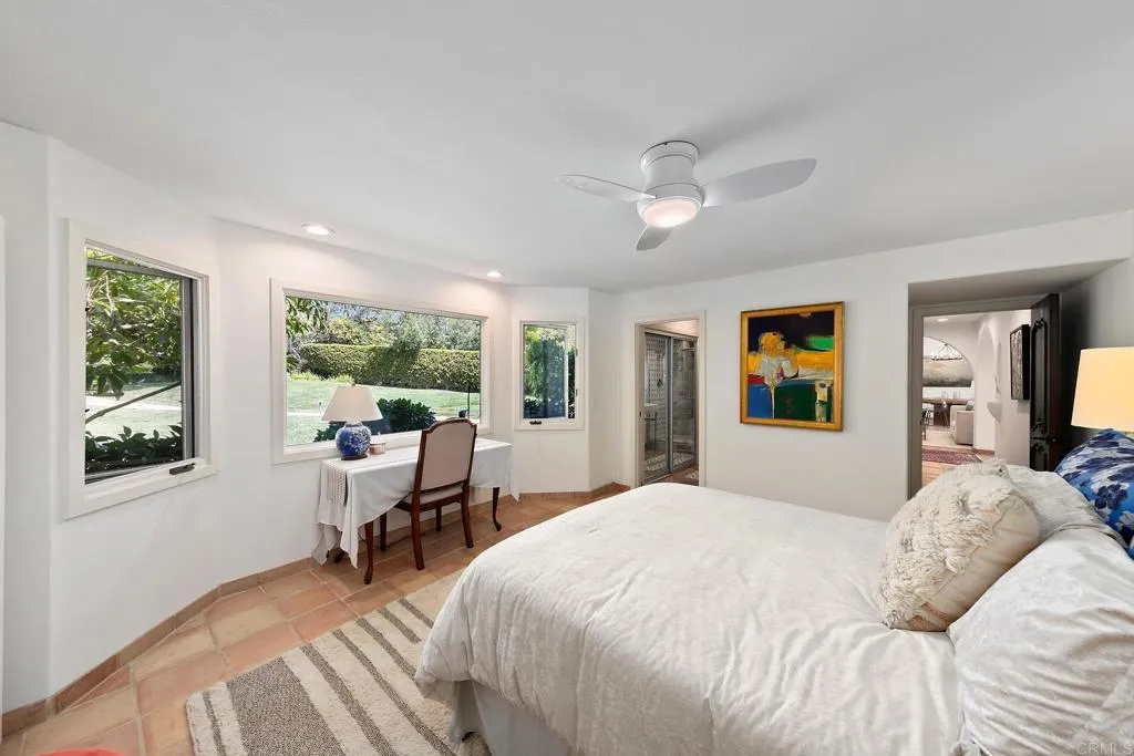 5845 Loma Verde