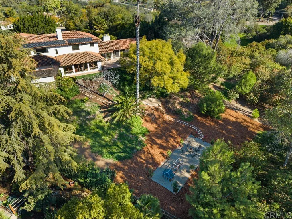 5845 Loma Verde