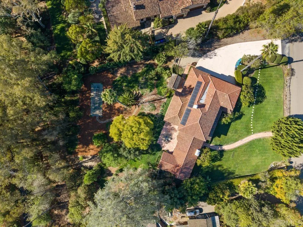 5845 Loma Verde