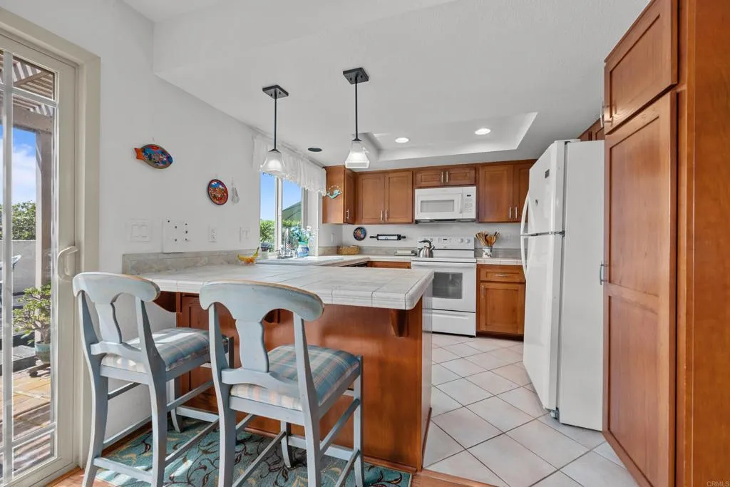 6867 Maple Leaf Drive