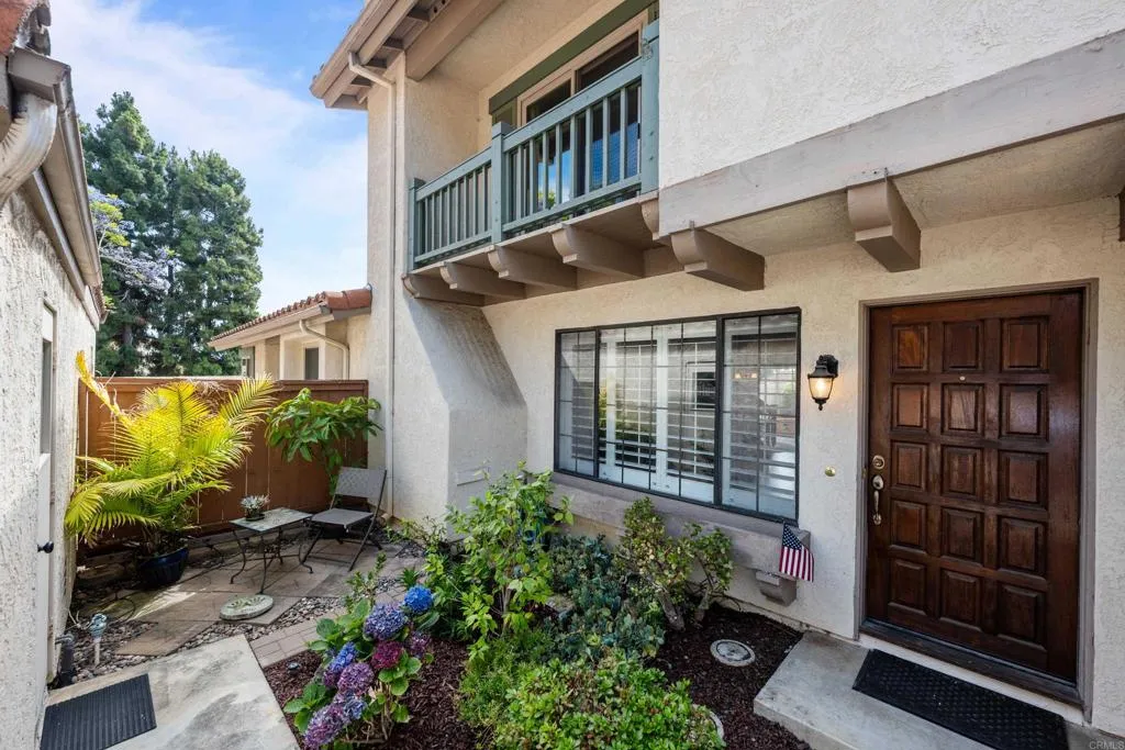 6867 Maple Leaf Drive