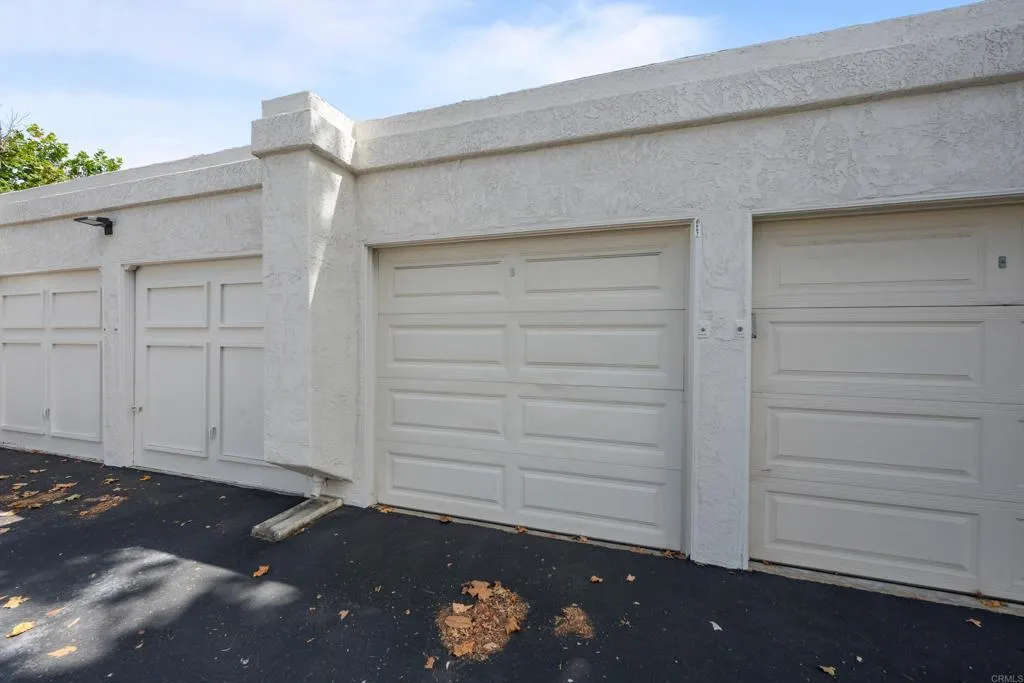 6867 Maple Leaf Drive