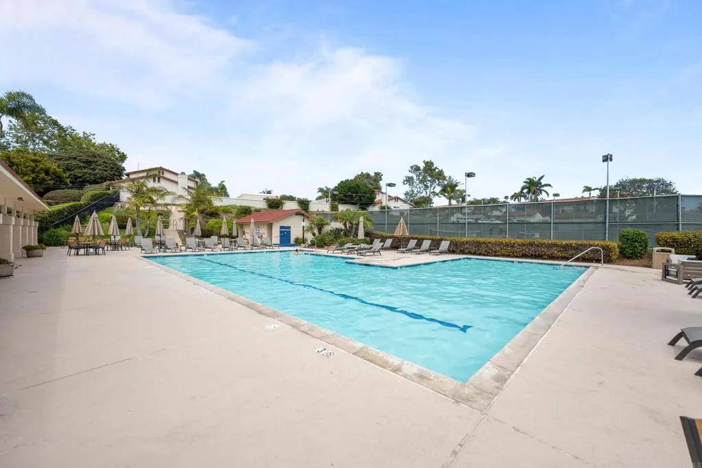 6867 Maple Leaf Drive
